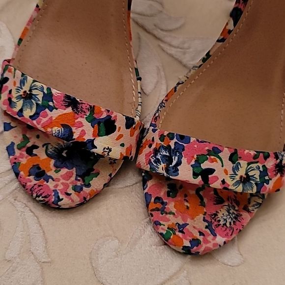 JustFab Lotus Floral High Heel Sandals - Picture 5 of 16